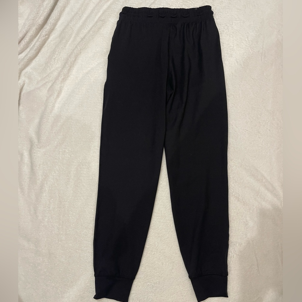 SOLD‼️ Fabletics Black Lightweight Joggers, Size XS - Picture 3 of 3